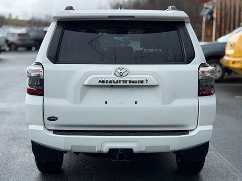 Used 2024 Toyota 4Runner SR5 Premium w/ Moonroof Package image 4