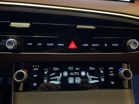 New 2026 Genesis GV70 2.5T Advanced image 17