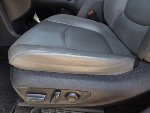 Used 2022 Toyota Sienna XLE FWD image 15