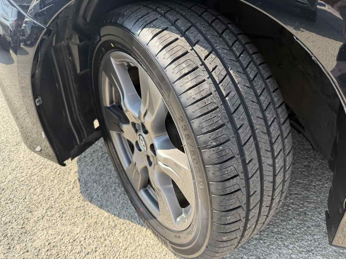 Used 2019 Toyota Sienna SE w/ Carpet Mat Package FWD image 4
