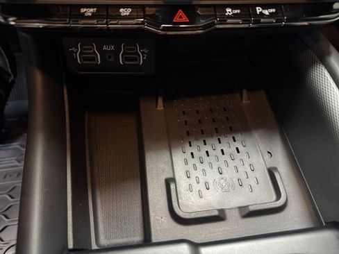 Used 2025 Dodge Durango R/T w/ Blacktop Package AWD/4WD image 16