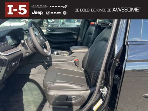 New 2025 Jeep Grand Cherokee L Limited w/ Luxury Tech Group II image 17