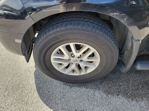 Used 2018 Nissan Frontier SV image 4