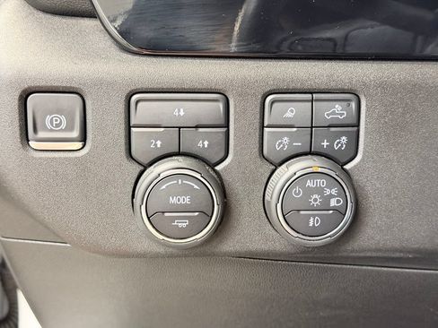 Used 2025 Chevrolet Silverado 3500 LT w/ Safety Package AWD/4WD image 38