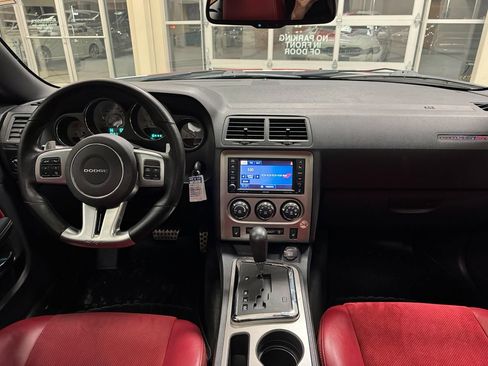 Used 2013 Dodge Challenger SRT8 w/ Harman Kardon Audio Group image 21