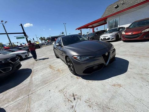 Used 2017 Alfa Romeo Giulia Ti w/ TI 19" Sport Package AWD/4WD image 3