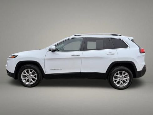 Used 2016 Jeep Cherokee Latitude w/ Cold Weather Group image 2