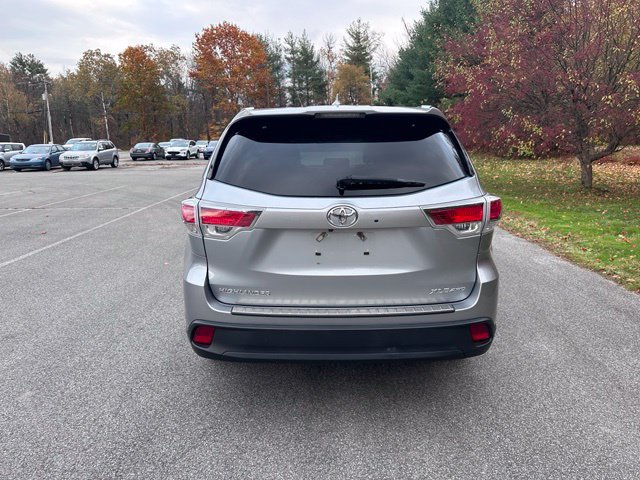 Used 2016 Toyota Highlander XLE AWD/4WD image 4