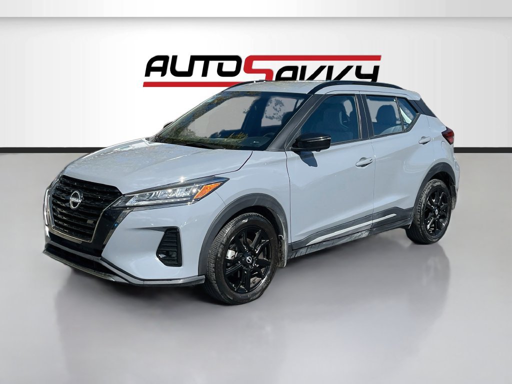 Used 2023 Nissan Kicks SR w/ SR Premium Package FWD image 3