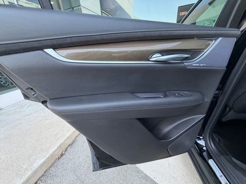Used 2022 Cadillac XT6 Sport w/ Platinum Package image 28