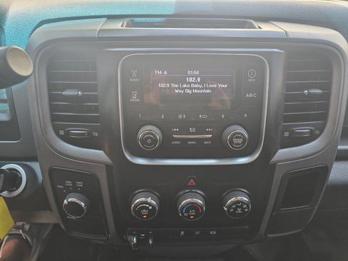 Used 2014 RAM 2500 Tradesman w/ Chrome Appearance Group image 25