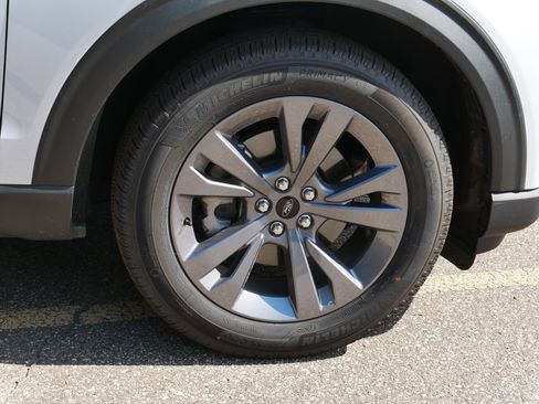 Used 2026 Ford Explorer Active w/ Active Comfort Package AWD/4WD image 15