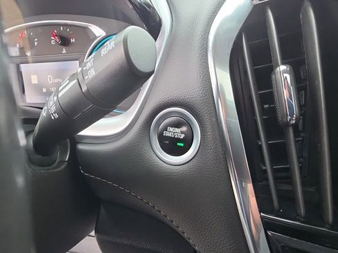 Used 2021 Chevrolet Traverse RS AWD/4WD image 19