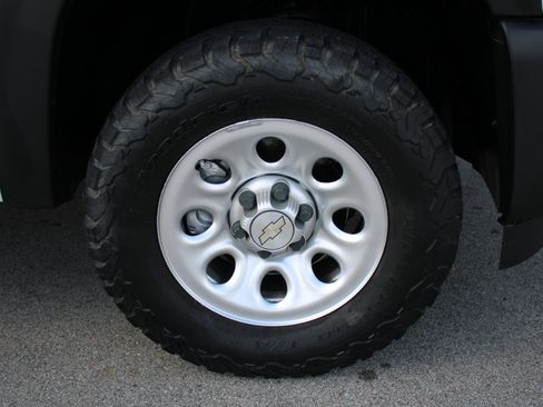 Used 2010 Chevrolet Silverado 1500 W/T image 7