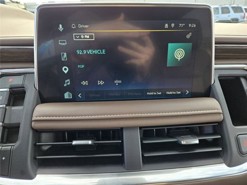 Used 2024 Chevrolet Tahoe High Country AWD/4WD image 16