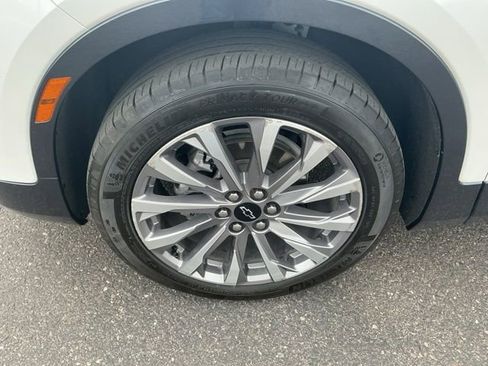 Used 2023 Chevrolet Blazer Premier image 9