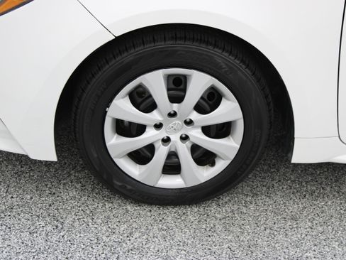 Certified 2025 Toyota Corolla LE FWD image 11