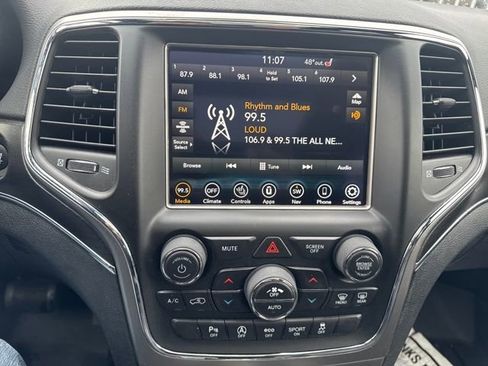 Used 2018 Jeep Grand Cherokee Limited w/ Luxury Group II image 18