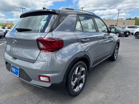 Used 2022 Hyundai Venue Limited FWD image 22