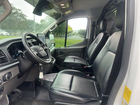 Used 2022 Ford Transit 250 Low Roof RWD image 17