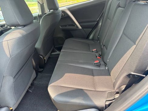 Used 2018 Toyota RAV4 LE w/ All Weather Liner Package FWD image 40