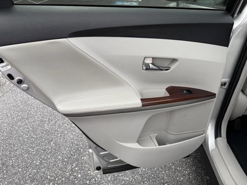 Used 2009 Toyota Venza AWD image 14