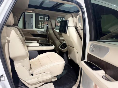 Used 2019 Lincoln Navigator L Reserve AWD/4WD image 13