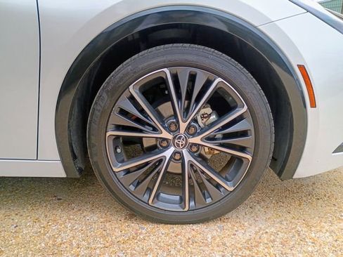 Used 2023 Toyota Prius XLE image 95