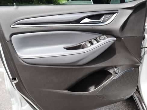 Used 2019 Buick Enclave Essence FWD image 21