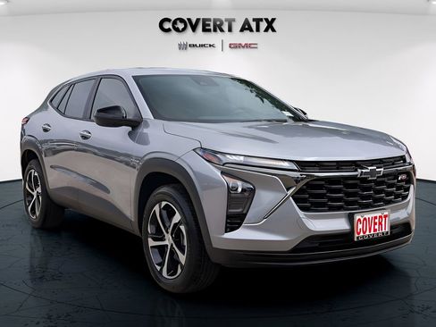 Used 2025 Chevrolet Trax RS w/ Sunroof Package FWD image 9