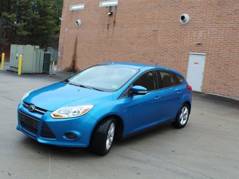 Used 2014 Ford Focus SE FWD image 2