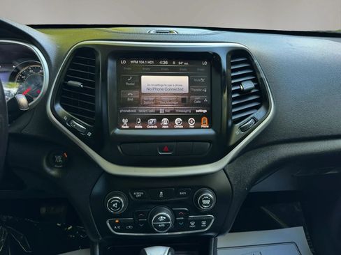 Used 2014 Jeep Cherokee Limited w/ Trailer Tow Group AWD/4WD image 20