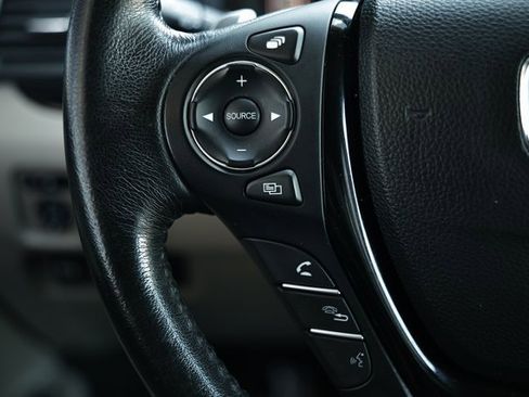 Used 2016 Honda Pilot Touring image 37