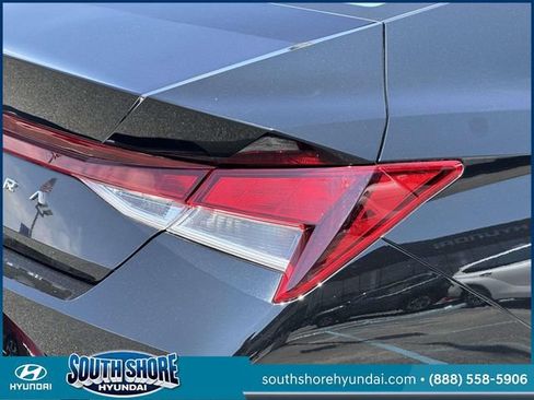 Certified 2023 Hyundai Elantra SE FWD image 14