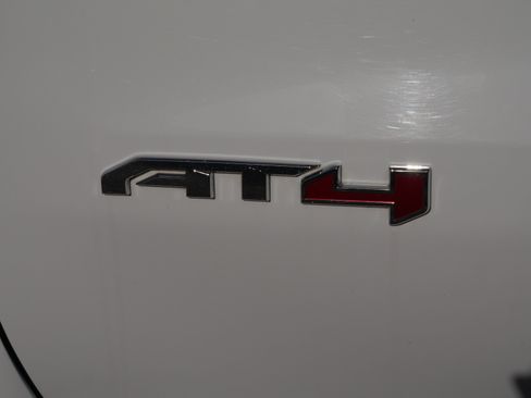 Used 2020 GMC Sierra 1500 AT4 image 17