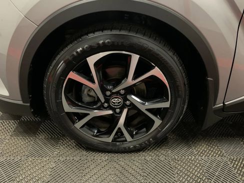 Used 2018 Toyota C-HR XLE image 11