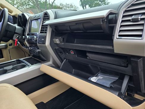 Used 2017 Ford F250 Lariat w/ Chrome Package image 62