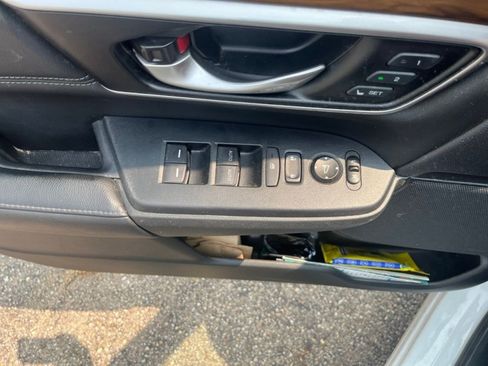 Used 2019 Honda CR-V Touring image 11