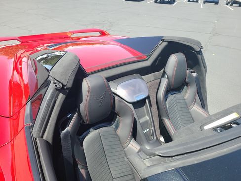 Used 2024 Chevrolet Corvette Stingray Premium Conv w/ Z51 Performance Package RWD image 19