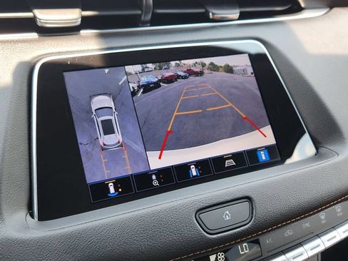 Used 2022 Cadillac XT4 Premium Luxury w/ Enhanced Visibility Package AWD/4WD image 16