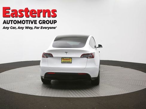 Used 2022 Tesla Model Y Long Range AWD/4WD image 31