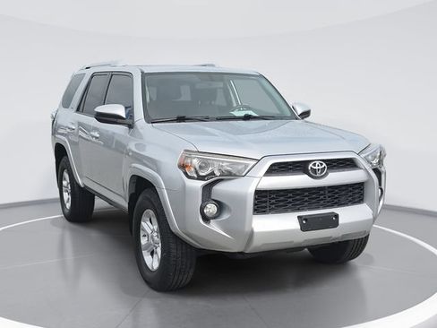 Used 2017 Toyota 4Runner SR5 RWD image 1