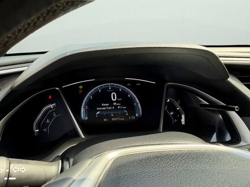Used 2017 Honda Civic Touring image 22