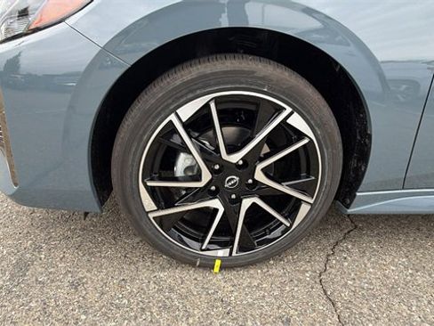 New 2025 Nissan Sentra SR image 10