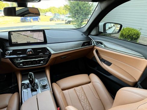 Used 2022 BMW 530i w/ M Sport Package RWD image 34