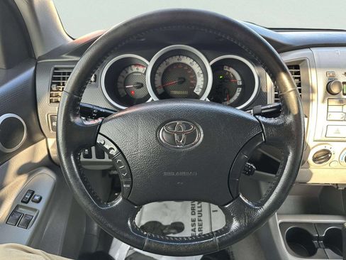 Used 2011 Toyota Tacoma 4x4 Access Cab V6 w/ TRD Sport Pkg image 23