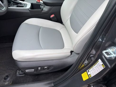 Used 2025 Toyota RAV4 XLE Premium w/ Weather Package FWD image 7
