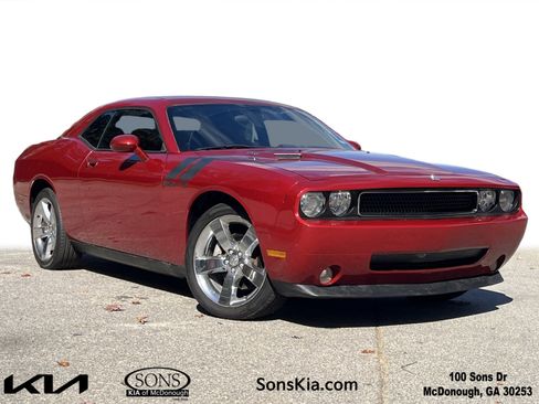 Used 2010 Dodge Challenger R/T image 1