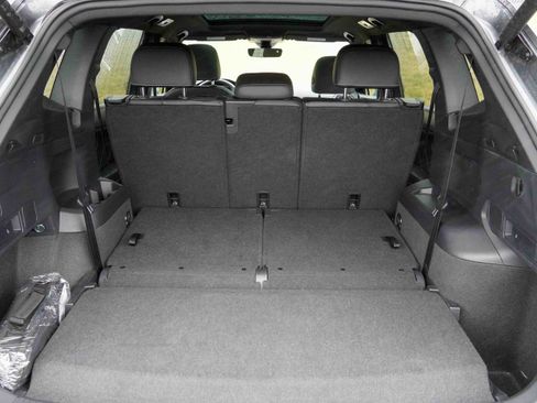 Used 2024 Volkswagen Tiguan SE R-Line image 36