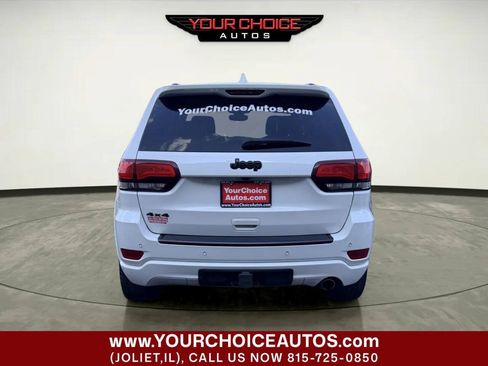 Used 2017 Jeep Grand Cherokee Altitude AWD/4WD image 4